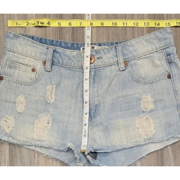 Cotton On Distressed Blue Jean Shorts – Trendy Effortless Summer Style - Picture 2 of 5